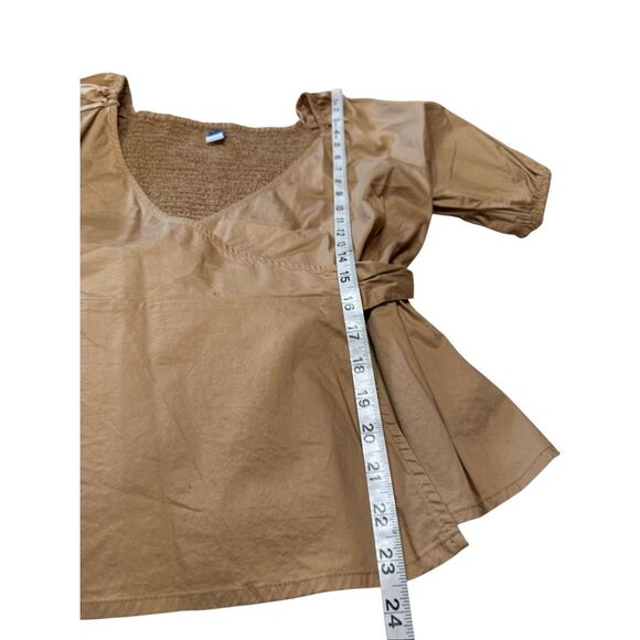 Old navy Low V Wrap Blouse Camel Sz M NWOT - Picture 6 of 6